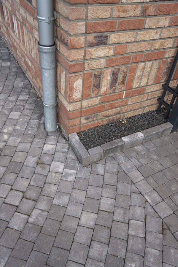Altstadtpflaster Anthrazit gerumpelt 8cm LKW befahrbar